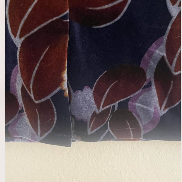 ⭐️ Velvet Floral Crew Neck Boho Peasant Business Casual Artsy Modern Blouse Top - Picture 4 of 9